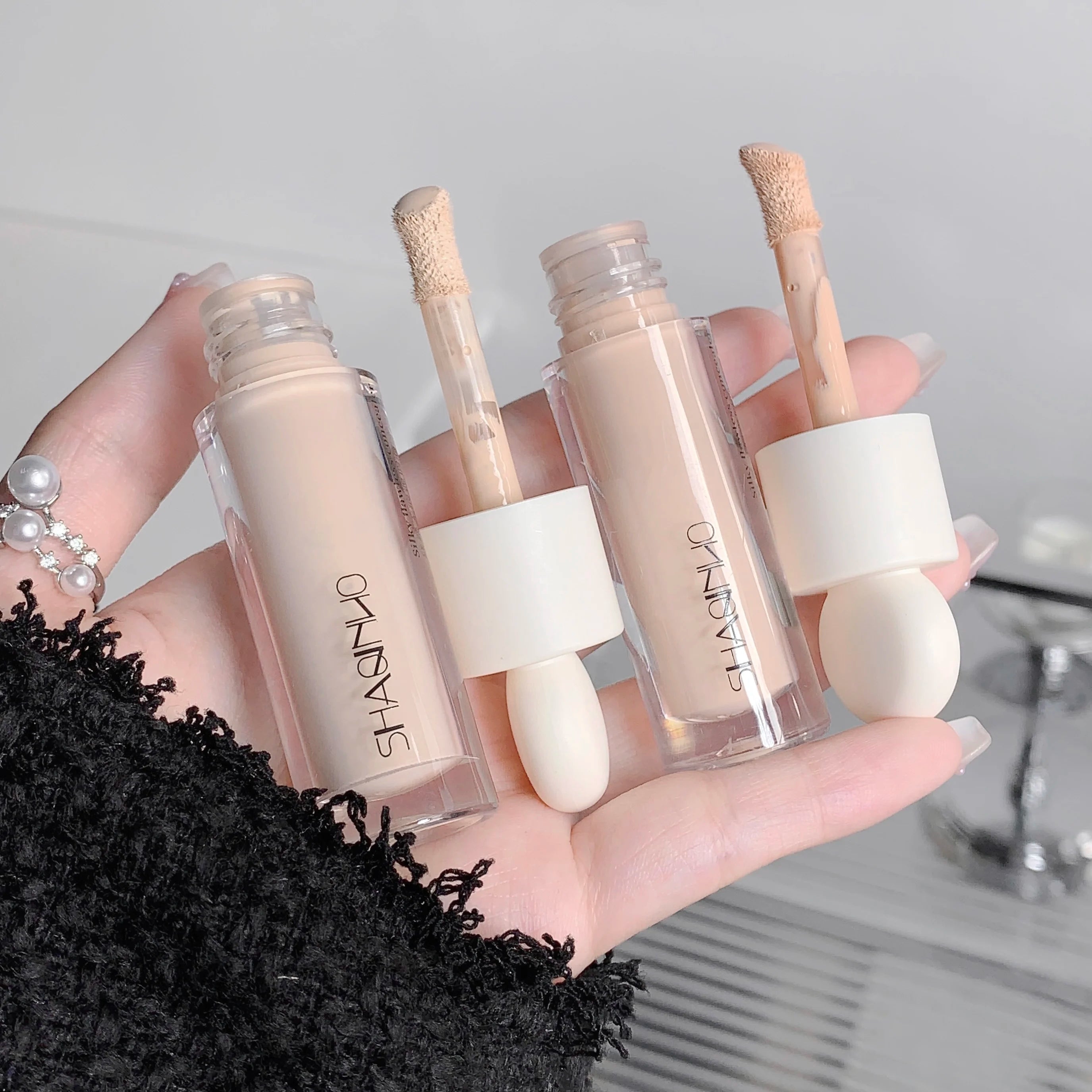 Flawless Finish Liquid Concealer Full Coverage for Blemishes Dark Circles & Freckles Smooth Application Long-Lasting,