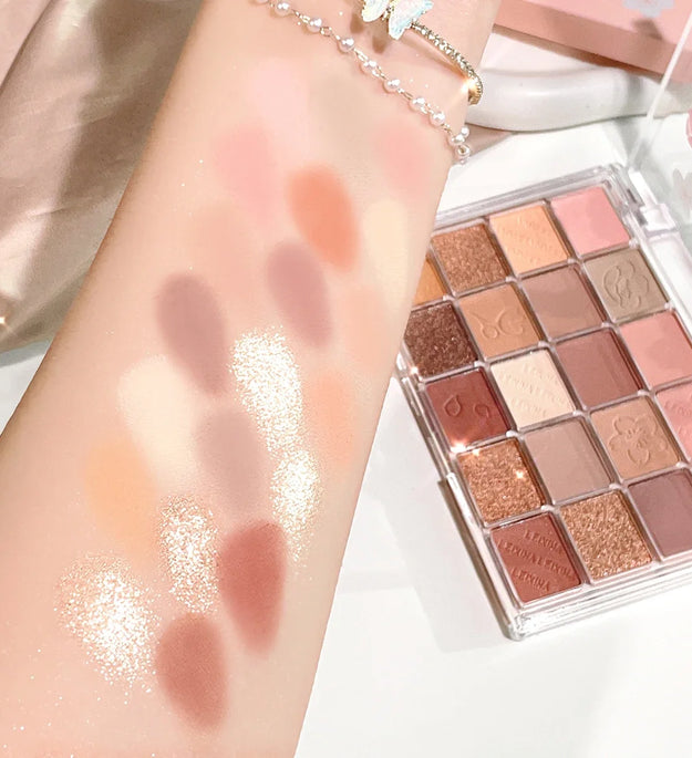 20-Color Eyeshadow Palette – Shimmer & Matte, Highly Pigmented, Blendable & Long-Lasting