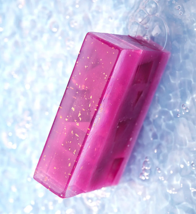 Fruit Cherry Aroma 150gYT Essential Oil Soap With Added 24K Gold Leaf Handmade Soap For Facial Cleansing