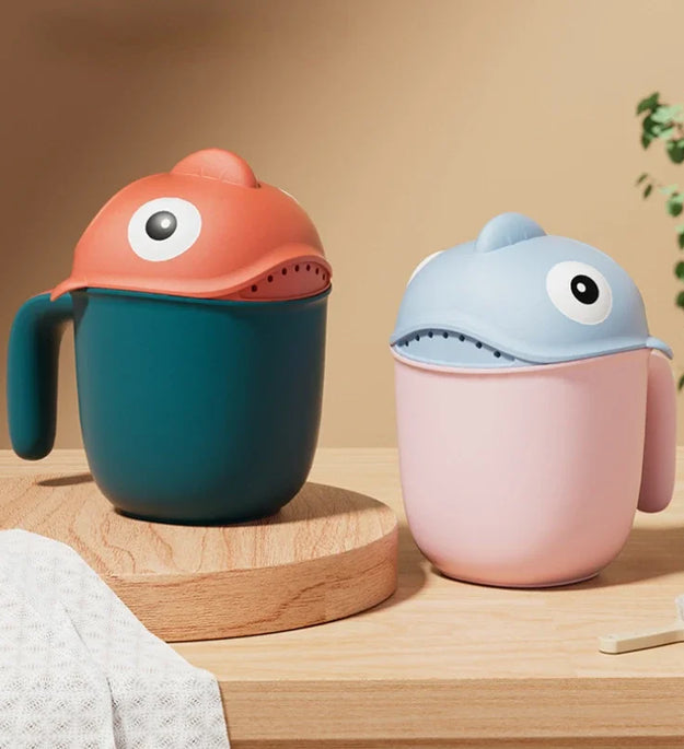 Baby Bath Shower Head Rinse Cup Cartoon Shark Cute Shower Washing Bathroom Accessories Bathing Toys for 0-6 Years Old Baby