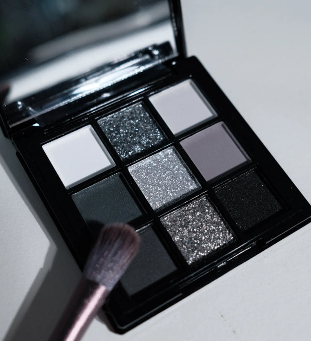 9 Colors Eye shadow Palette, Dark Black Grey Silvery Color Shimmer Matte Finish Smokey Style Stage Party Performance Makeup