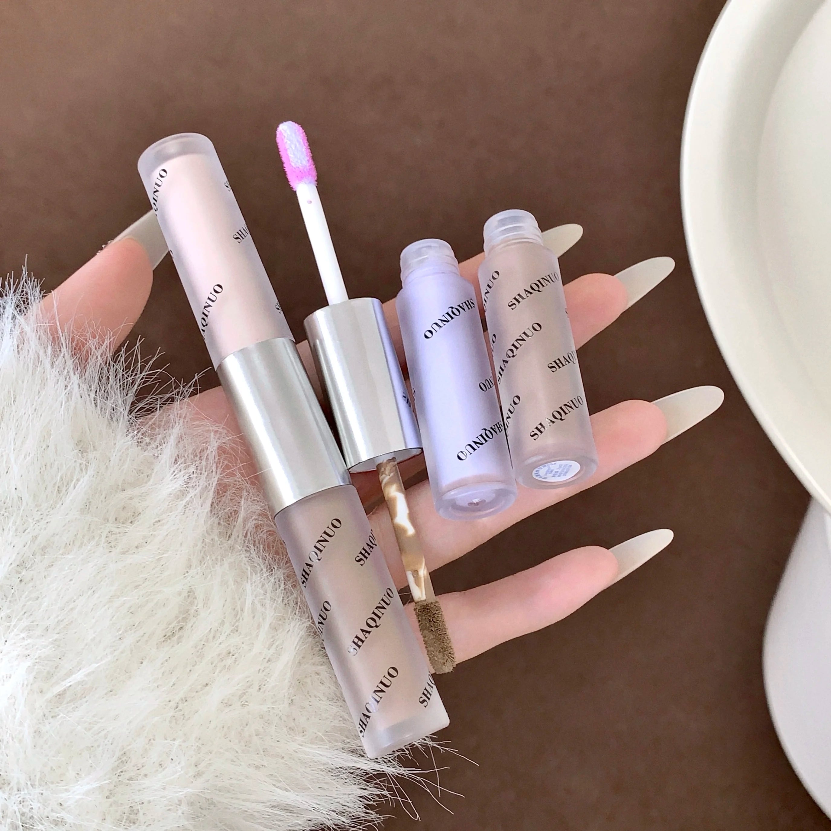 SHAQINUO Double-ended Liquid Contouring Highlighter And Shadower In One Create A Long-lasting Natural Contouring Stick