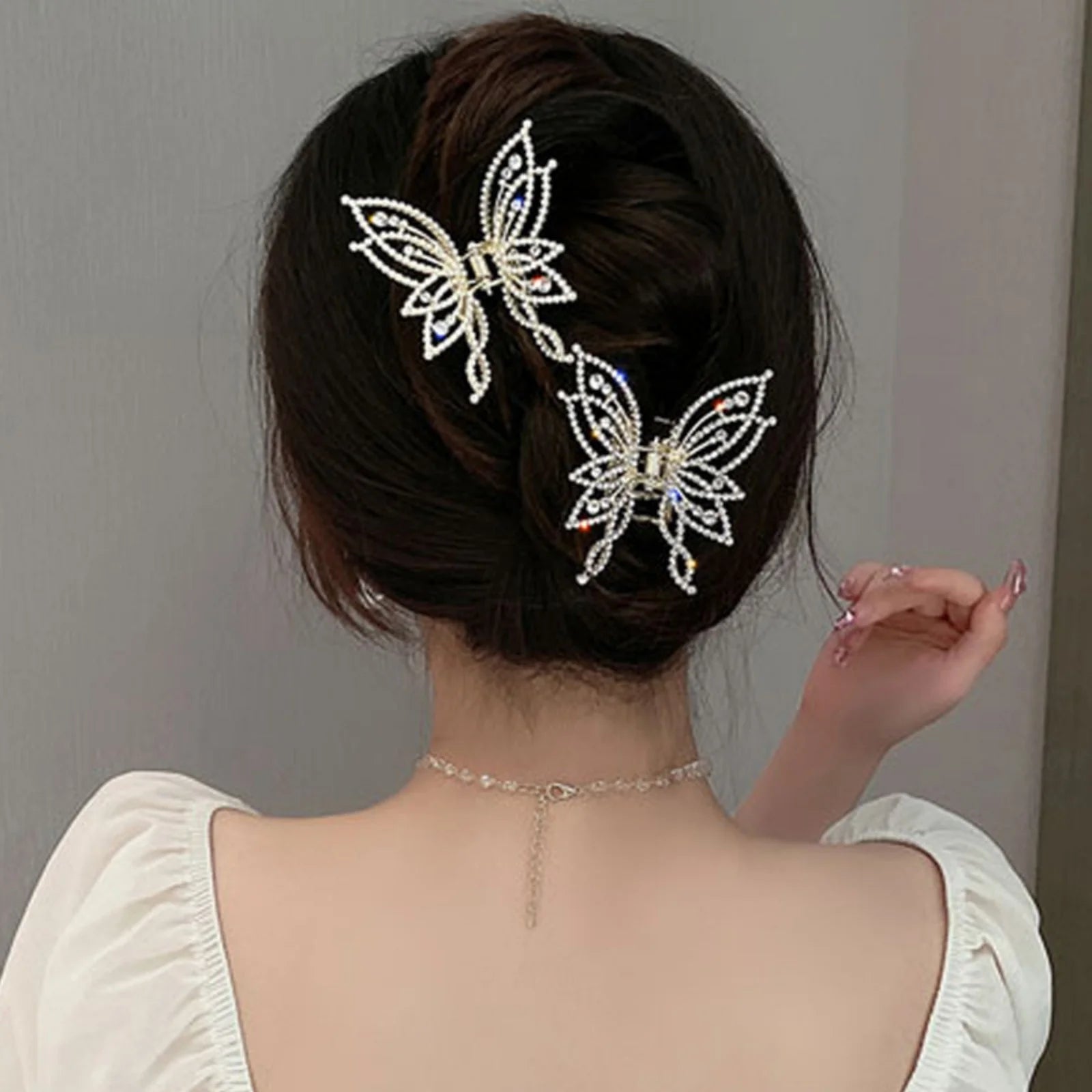 1pc Medium Hair Claw Clip, Non Slip Hair Clamp Butterfly Style Rhinestone Pearl Decor Barrettes For Thin Thick Hair