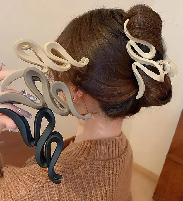 Fashion Korean Solid Color Acrylic Wave Hair Claws for Women Simple Hair Clip High Quality Daily Hair Accessories Girls Gift