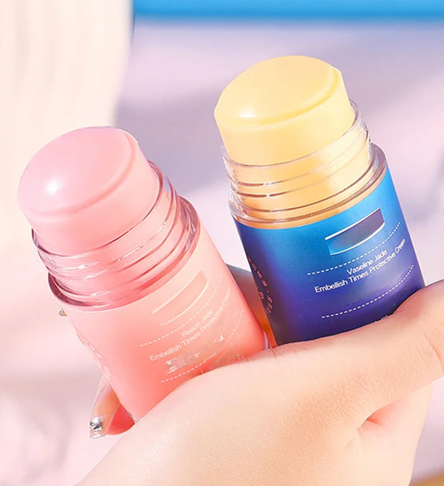 Dry and cracked heels, anti-crack cream, hand and foot hydration, moisturizing and moisturizing cream.