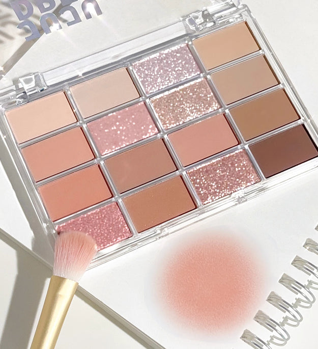 Love the 16-color eye shadow plate, pearlescent matte lying silkworm, brighten the low-saturated earth color daily makeup