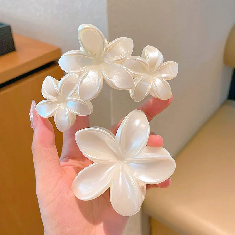 Korean Hawaiian Gradient Flower Hair Claw Clip For Women Girl Fashion Plastic Non Slip Hold Hairpin Barrette Hair Accessories