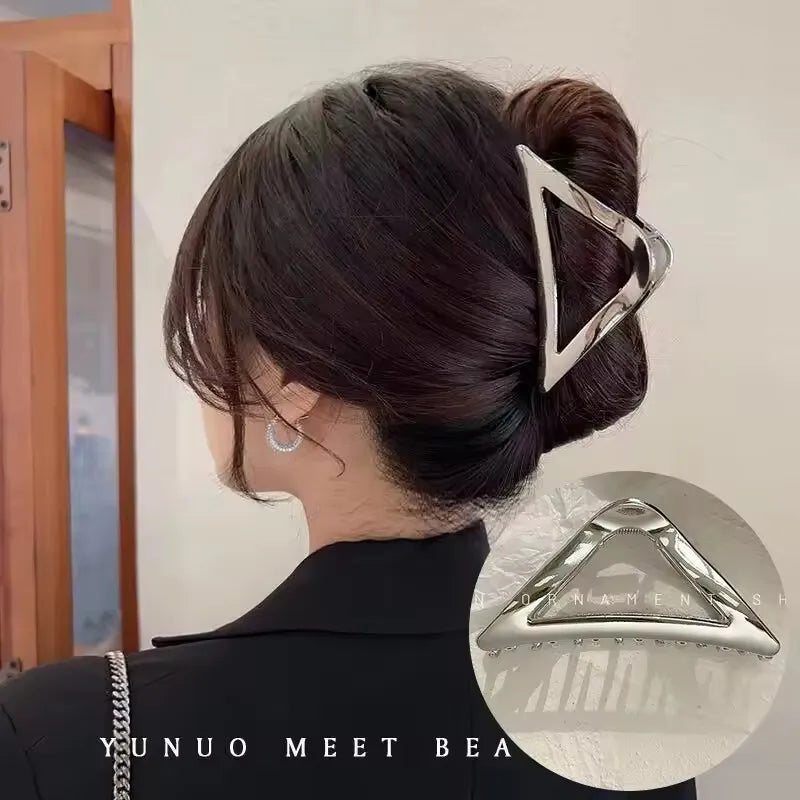 Metal Hair Clip Fashion Barrettes Korean Geometric Black Bow knot Hair Claw for Women Thick Thin Accessories Bath Crab Clamp