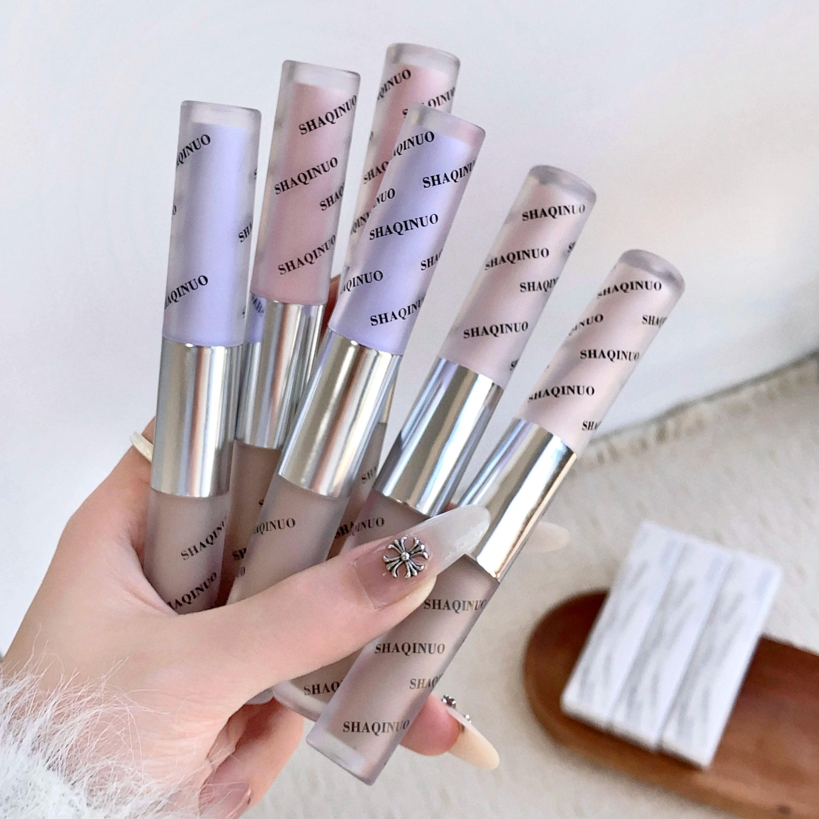 SHAQINUO Double-ended Liquid Contouring Highlighter And Shadower In One Create A Long-lasting Natural Contouring Stick