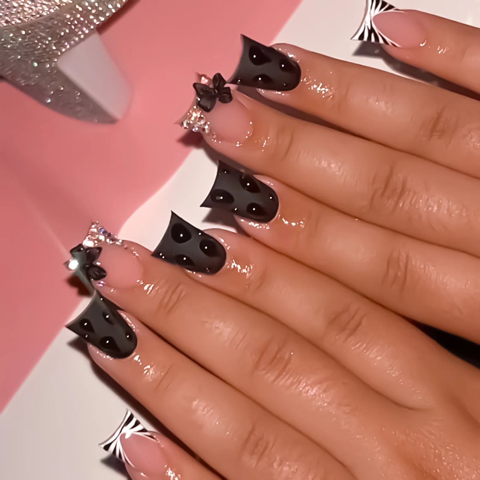 24pcs Nude Pink Sweet Fake Nails Short Duckbill Leopard Print French False Nails With 3D Bowknots Butterfly Cherry Press On Nail